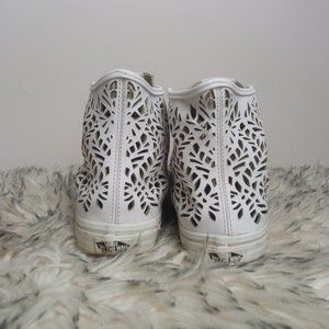 VANS OF THE WALL UNISEX WHITE LASER CUT-OUT SKATEBOARD SHOES